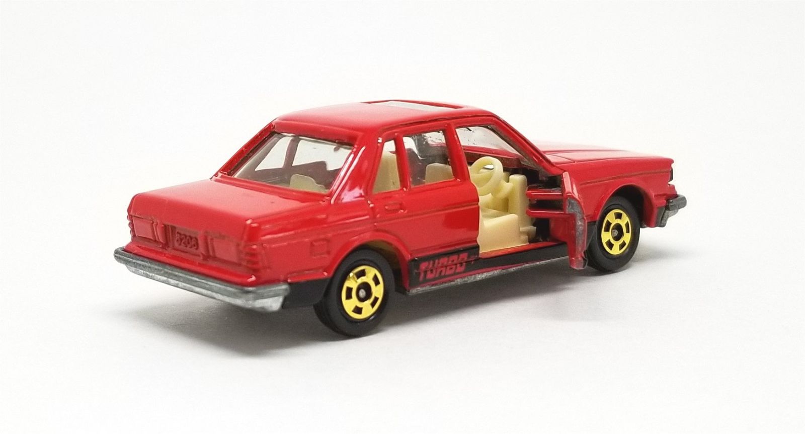 Illustration for article titled [REVIEW] Tomica Nissan Bluebird 1800 SSS-XG Turbo
