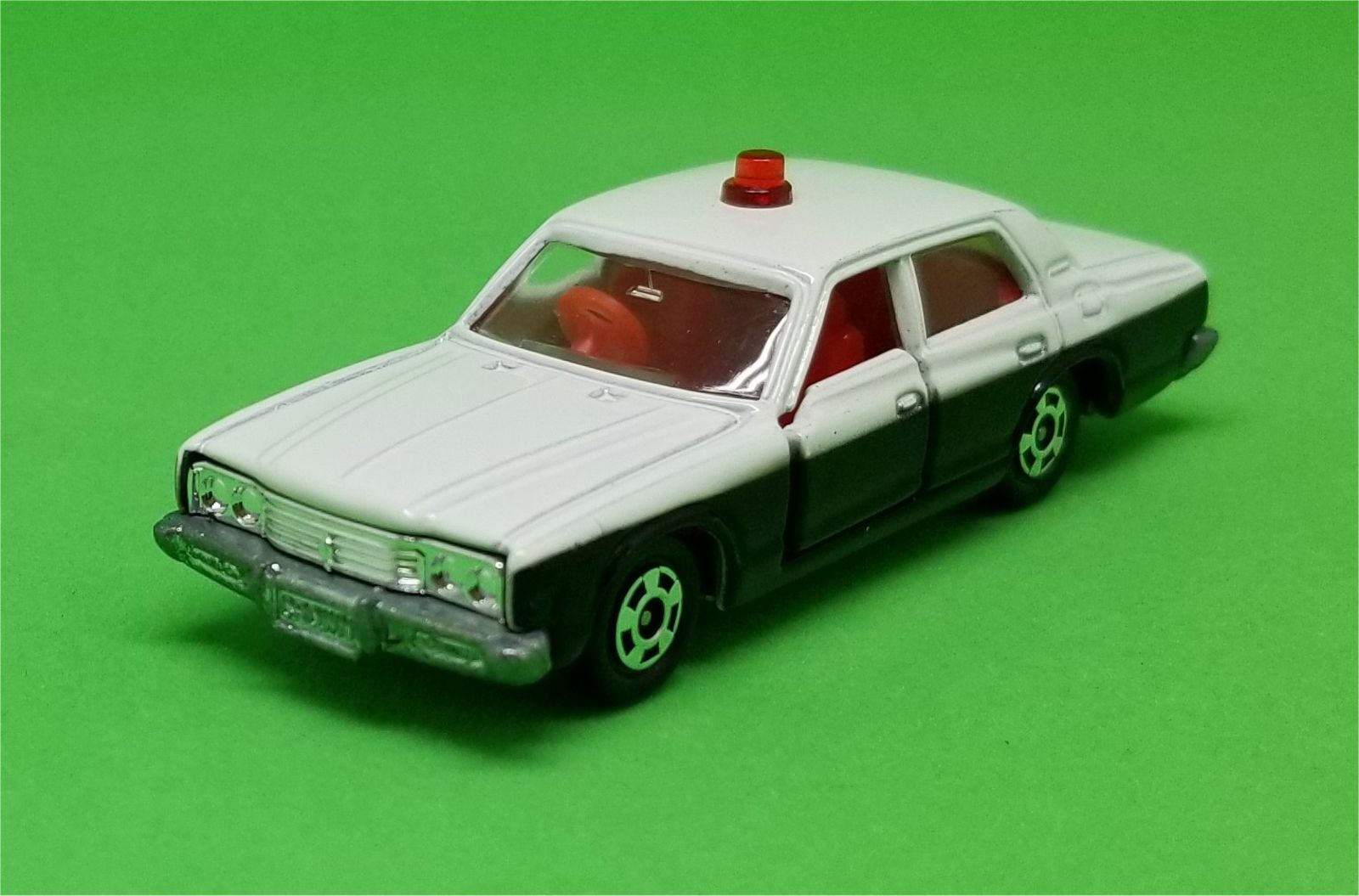 Illustration for article titled [REVIEW] Tomica Toyota Crown Police Car