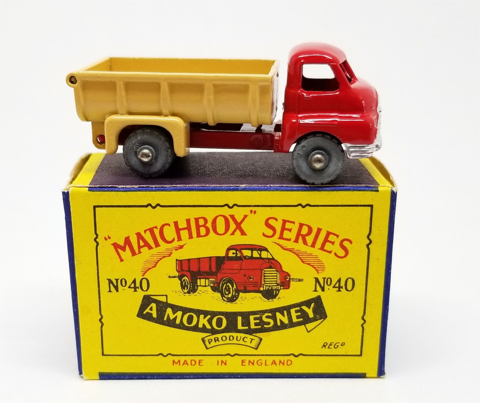 Illustration for article titled [REVIEW] Lesney Matchbox Bedford 7 Ton Tipper