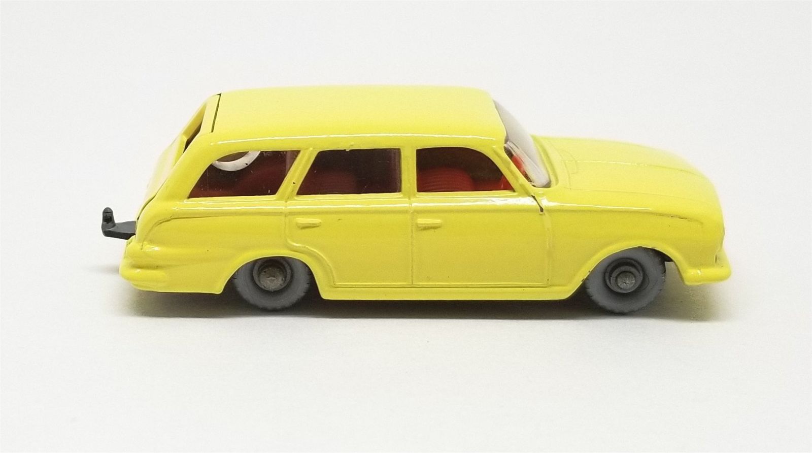 Illustration for article titled [REVIEW] Lesney Matchbox Vauxhall Victor Estate Car