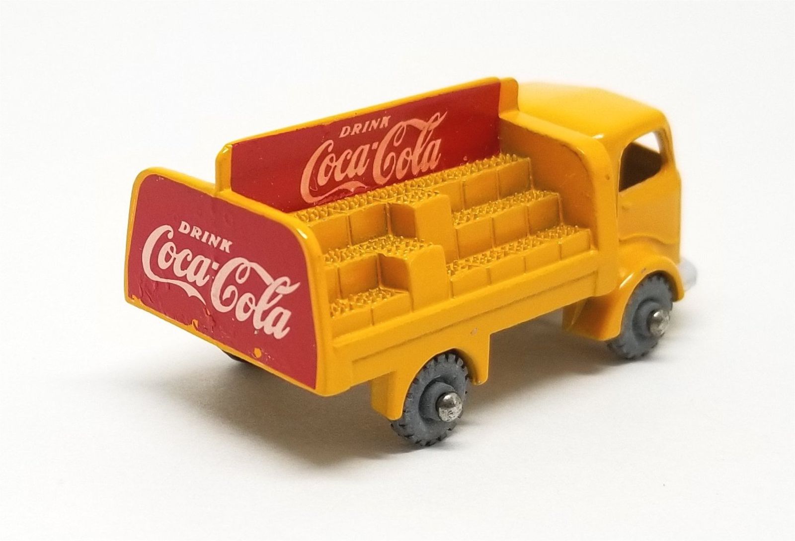 Illustration for article titled [REVIEW] Lesney Matchbox Karrier Bantam 2 Ton Coca-Cola Truck