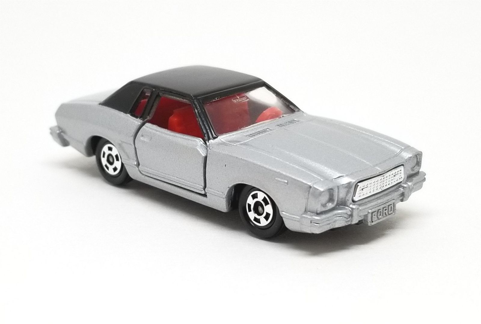 Illustration for article titled [REVIEW] Tomica Ford Mustang II Ghia