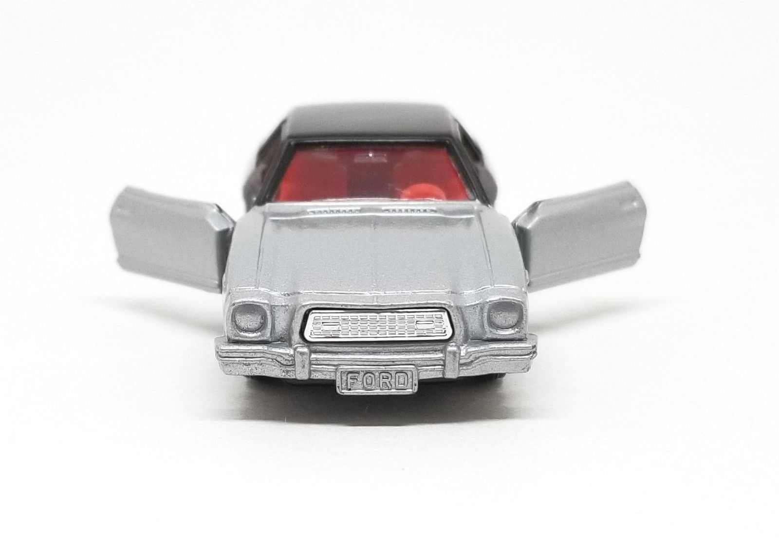 Illustration for article titled [REVIEW] Tomica Ford Mustang II Ghia