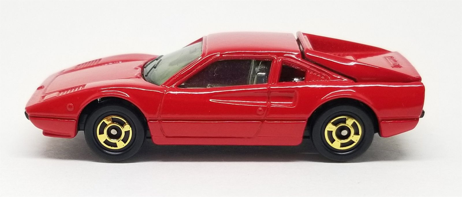 Illustration for article titled [REVIEW] Tomica Ferrari 308 GTB