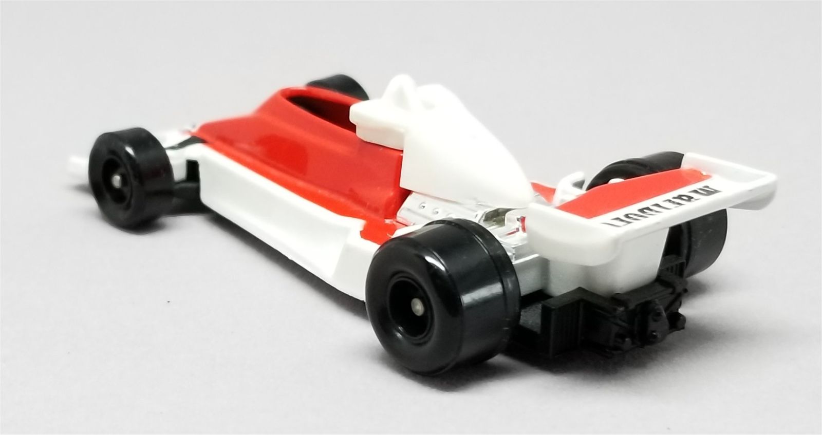 Illustration for article titled [REVIEW] Tomica McLaren M26 Ford