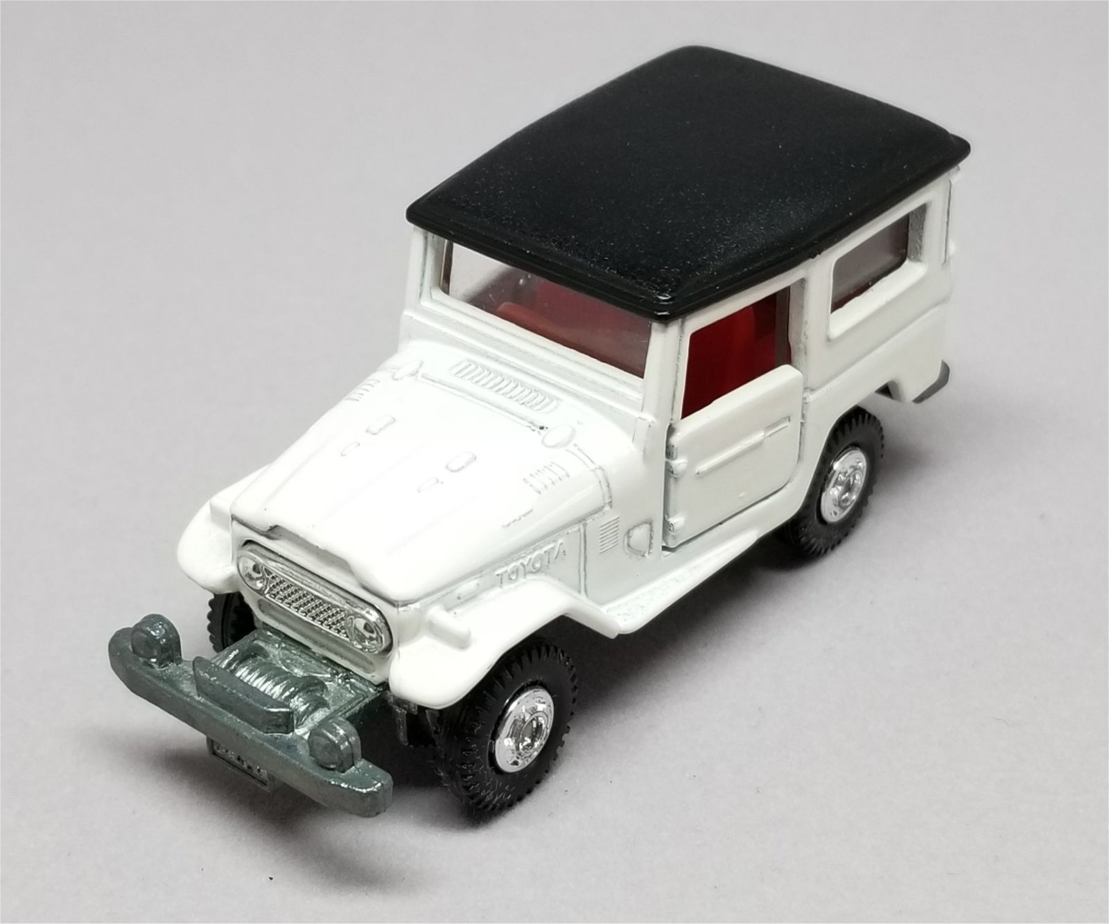 Illustration for article titled [REVIEW] Tomica Toyota Land Cruiser