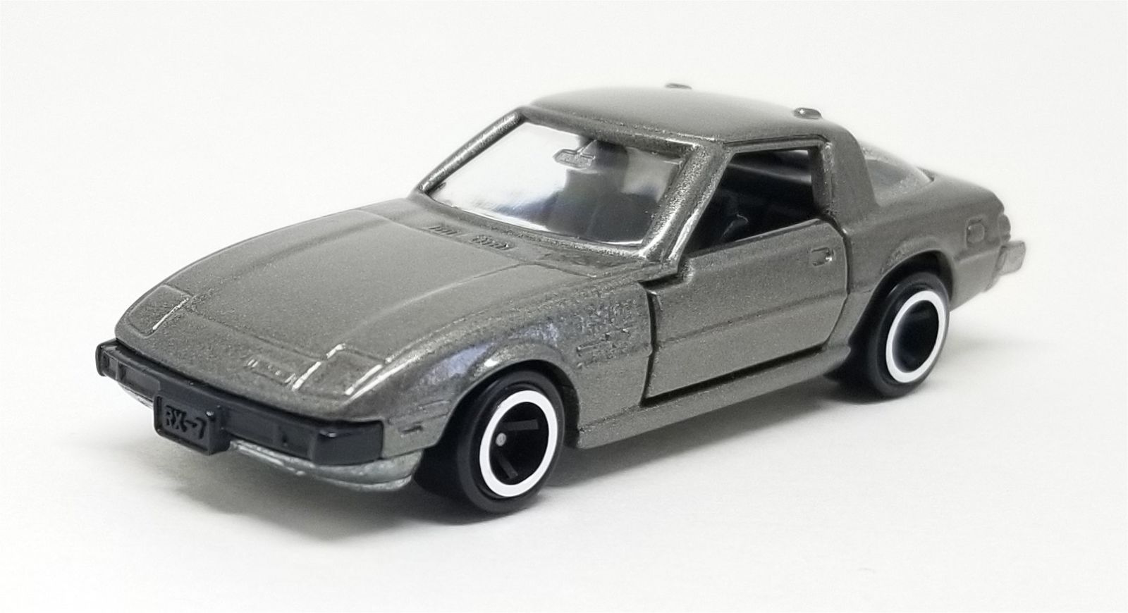 Illustration for article titled [REVIEW] Tomica Mazda Savanna RX-7
