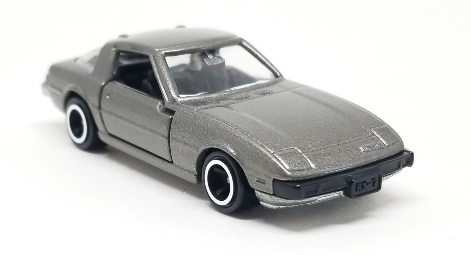 Illustration for article titled [REVIEW] Tomica Mazda Savanna RX-7