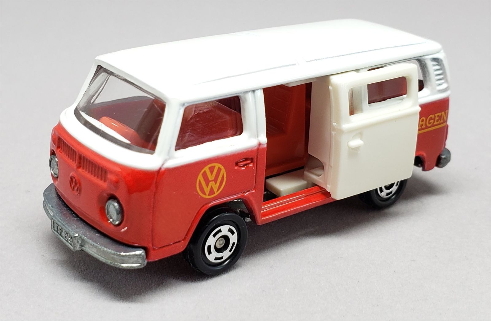 Illustration for article titled [REVIEW] Tomica Volkswagen Microbus