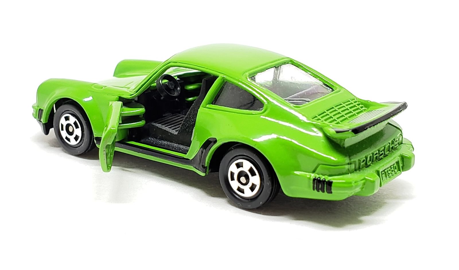 Illustration for article titled [REVIEW] Tomica Porsche 930 Turbo