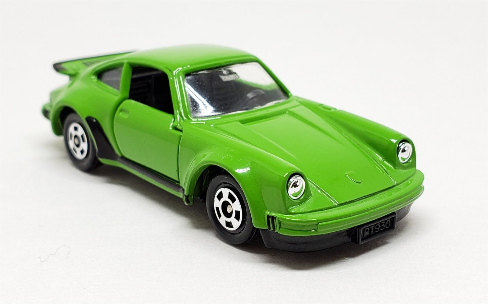 Illustration for article titled [REVIEW] Tomica Porsche 930 Turbo