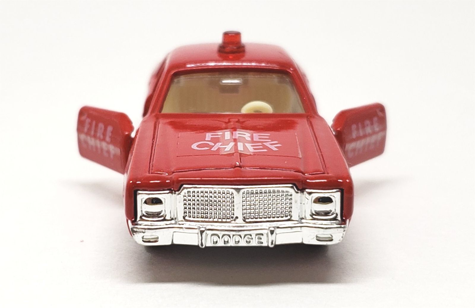 Illustration for article titled [REVIEW] Tomica Dodge Coronet Fire Chief Car