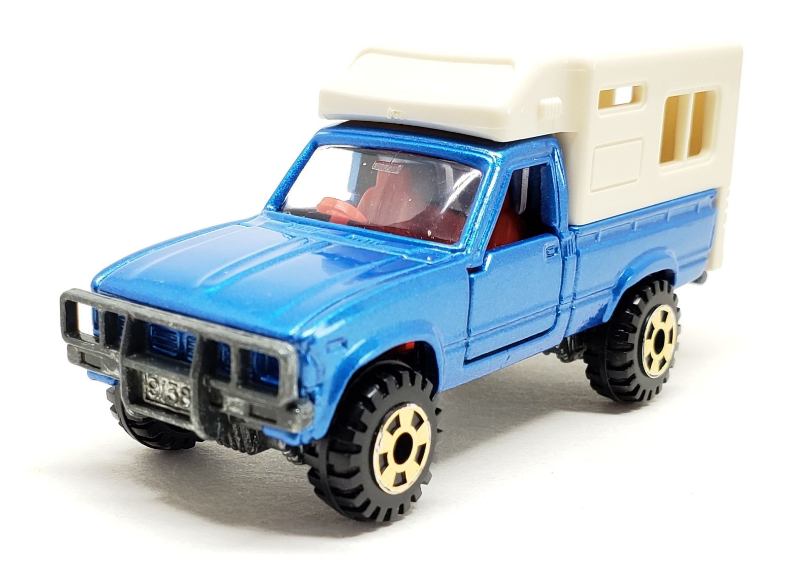 Illustration for article titled [REVIEW] Tomica Toyota Hilux Camping Car
