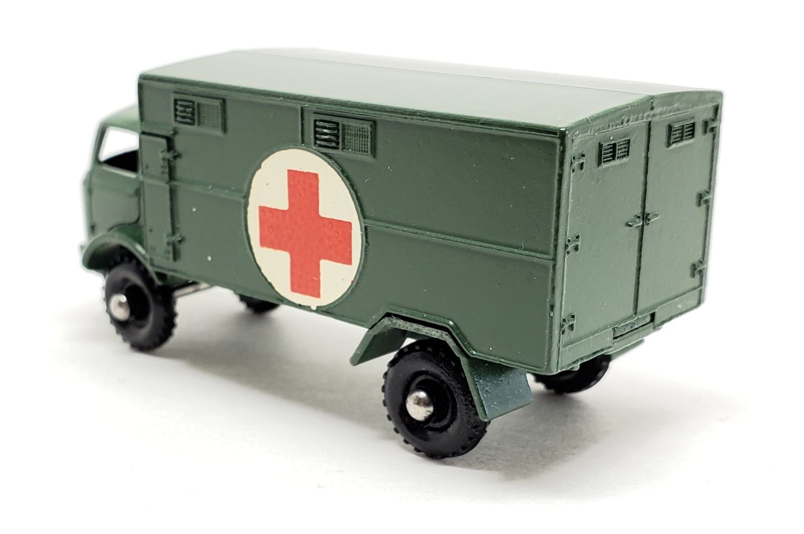 Illustration for article titled [REVIEW] Lesney Matchbox Ford 3 Ton 4x4 Service Ambulance