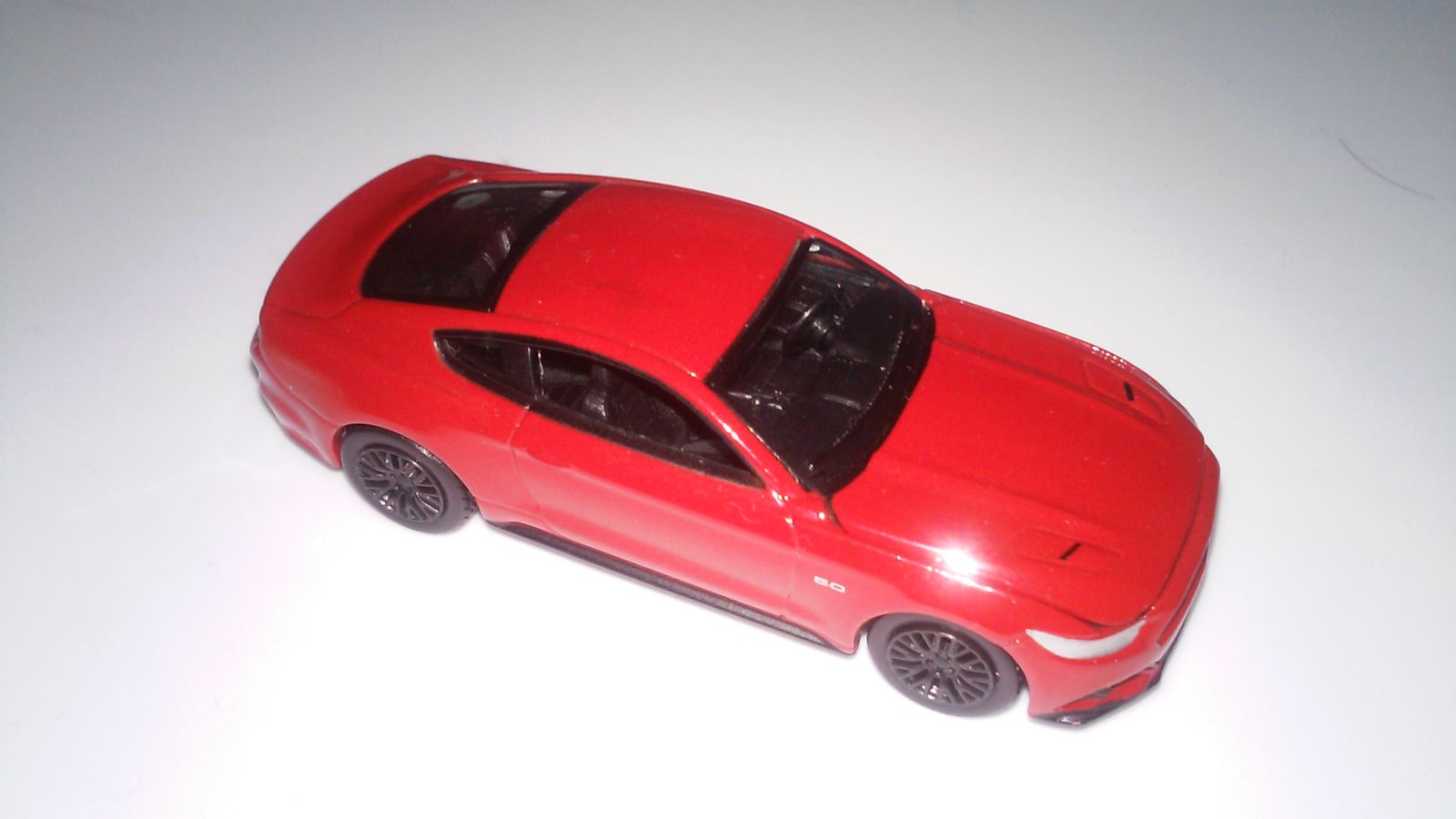Illustration for article titled Auto World 1/64 2015 Ford Mustang