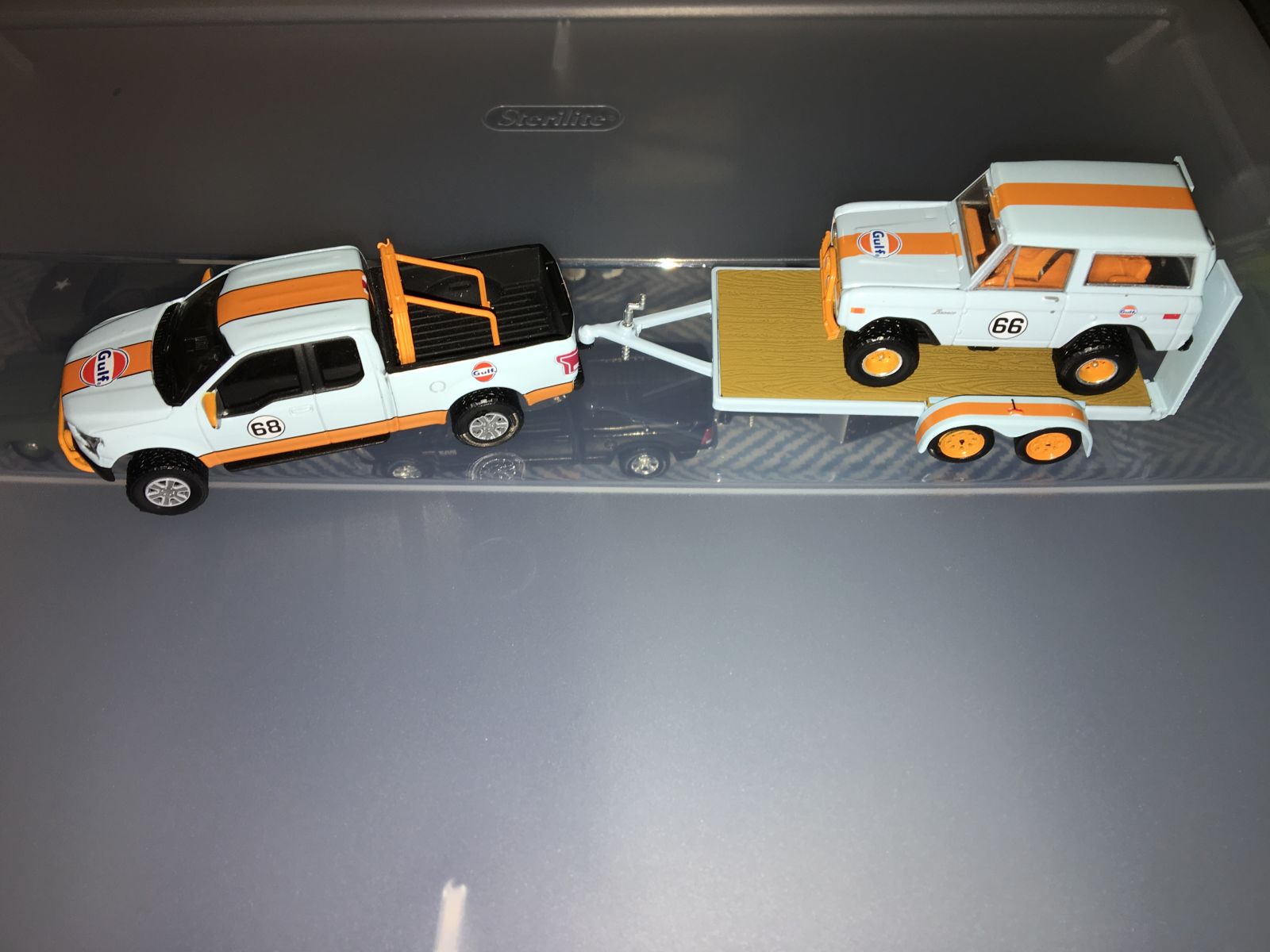 Illustration for article titled So, I decided to see how the flatbed looks on the other Gulf F-150....