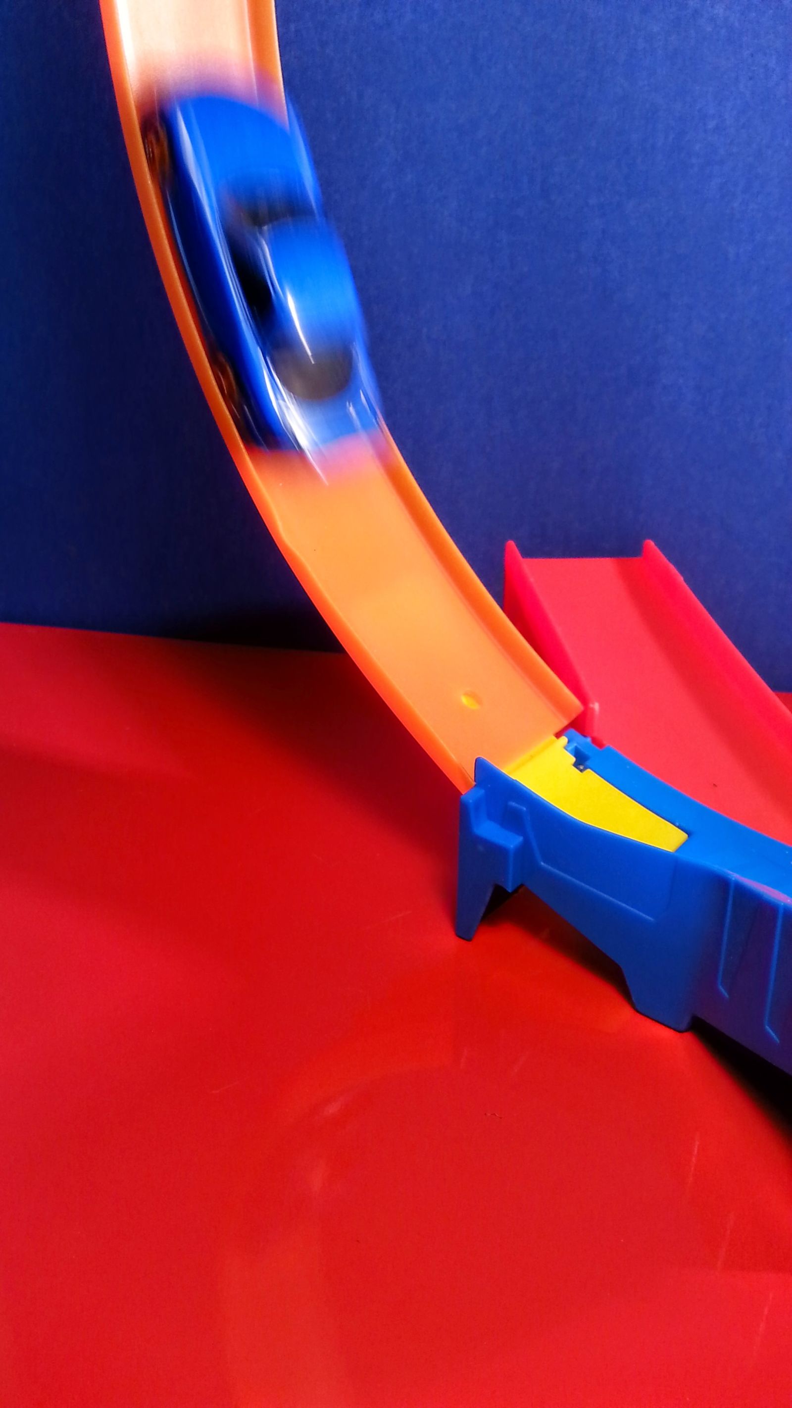 Illustration for article titled Review: This Modern Hot Wheel Track is Rubbish