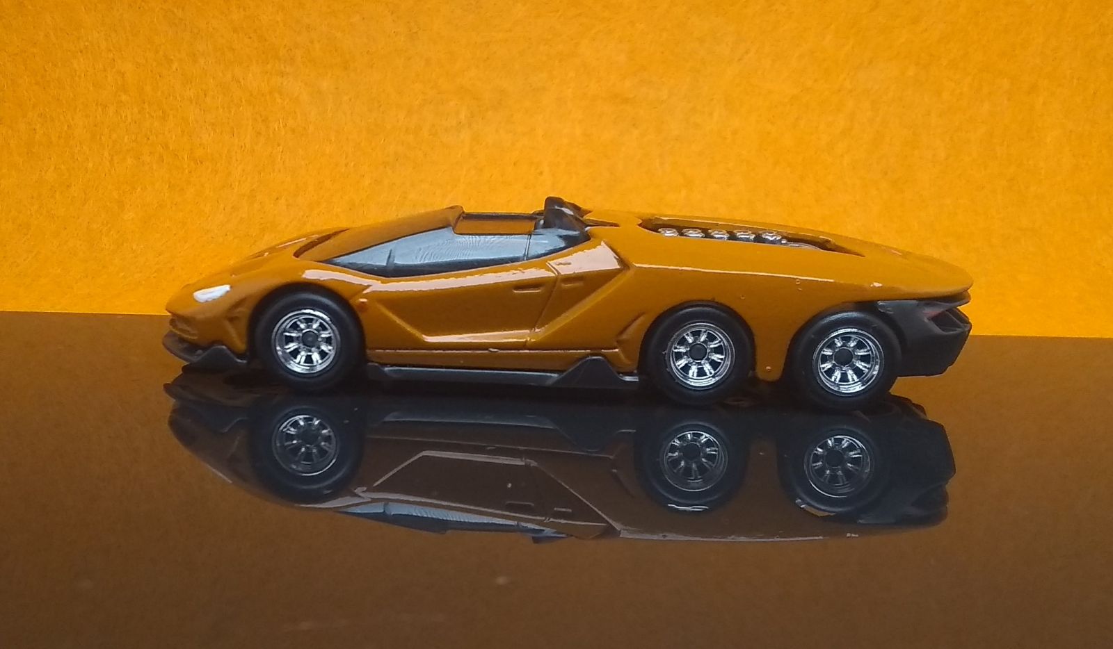 Illustration for article titled Custom Hot Wheels Lamborghini Centenario Road6ter
