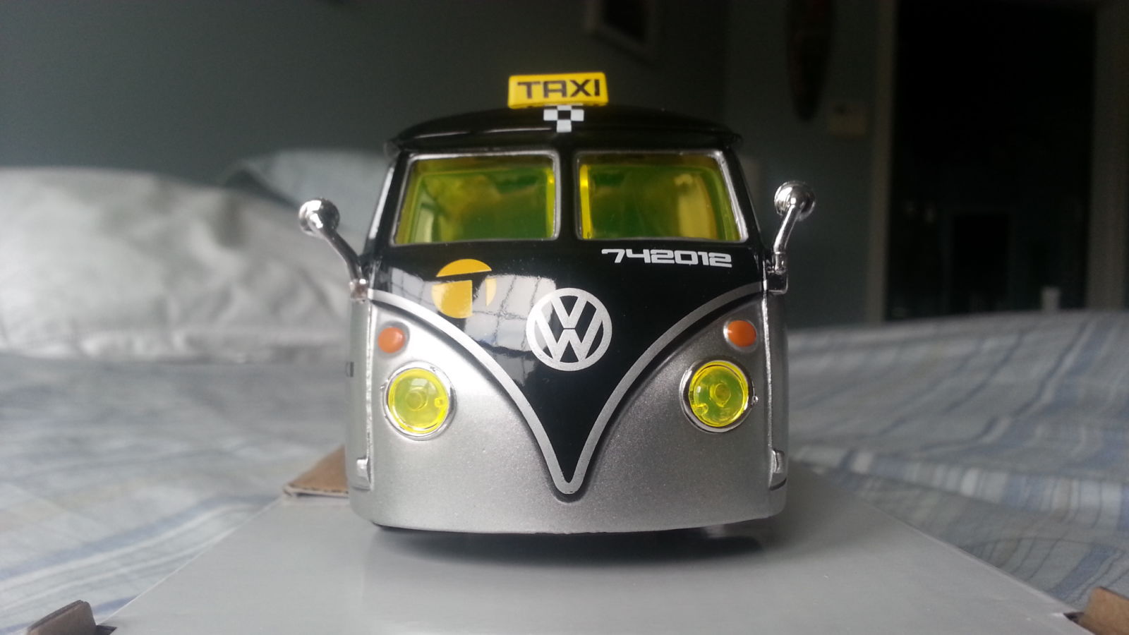 Illustration for article titled VW taxi van!