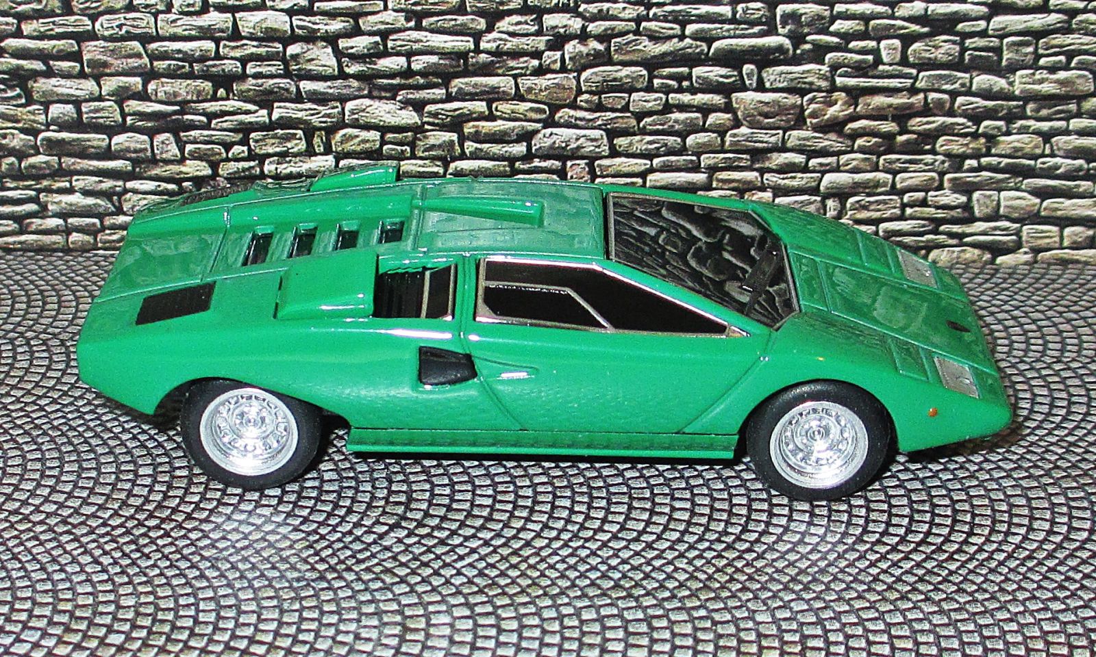 Illustration for article titled Spaghetti Sunday: Lamborghini Countach LP400 Prototipo