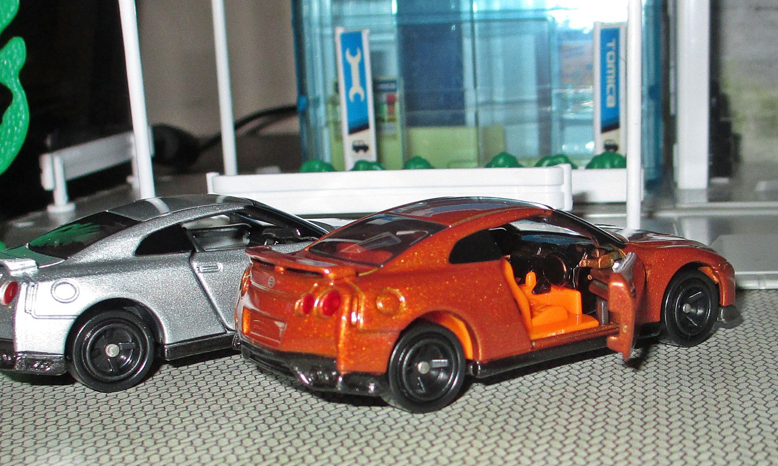 Illustration for article titled Land of the Rising Sun-Day: New Tomica Nissan GT-R Casting