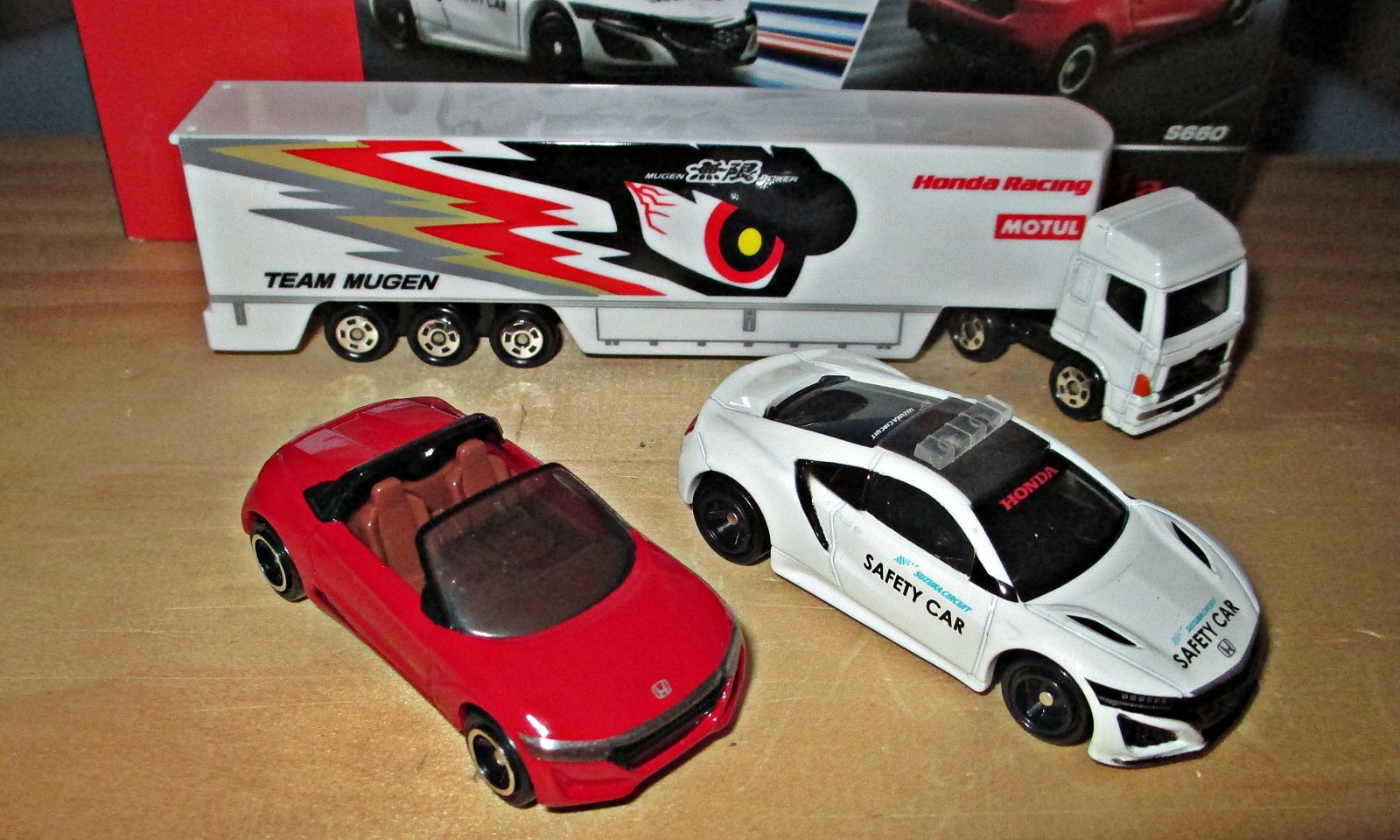 Illustration for article titled Land of the Rising Sun-Day: Tomica Honda Collection (plus Bonus)