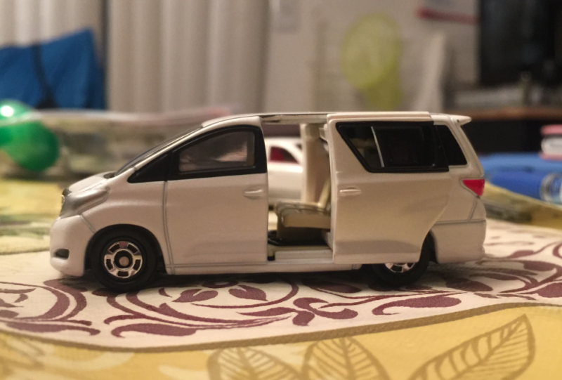Illustration for article titled [HAWL] Tomica Toyota Alphard