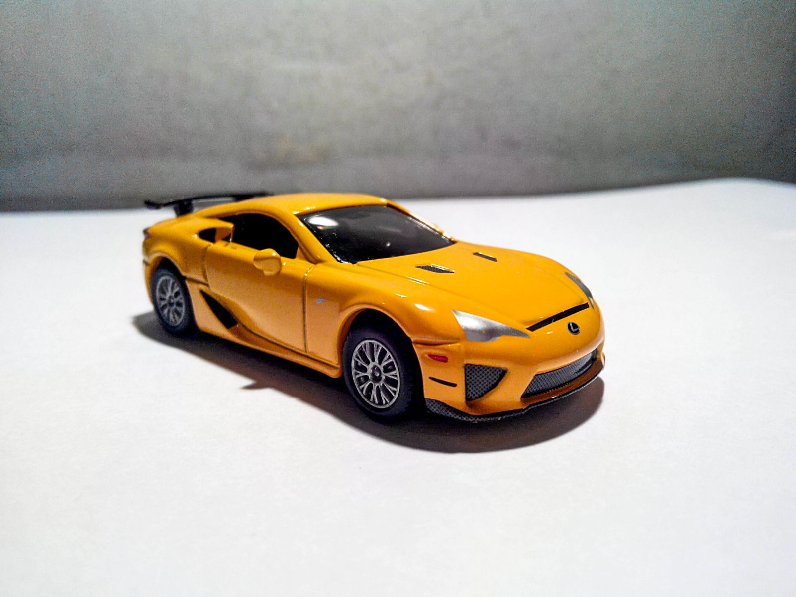 Illustration for article titled Pearls of the Far East : Tomica Limited Lexus LFA