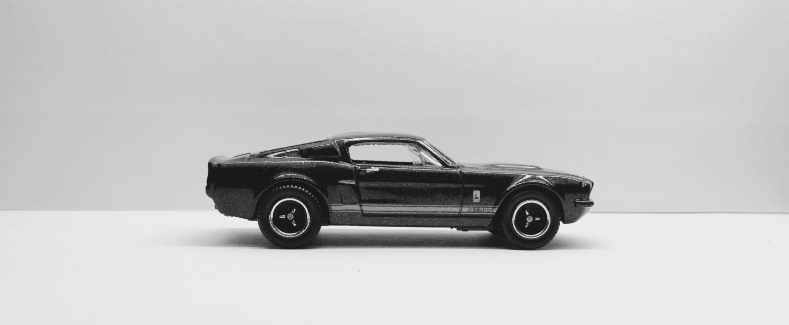 Illustration for article titled Wheelswapped Mustangs... And something else