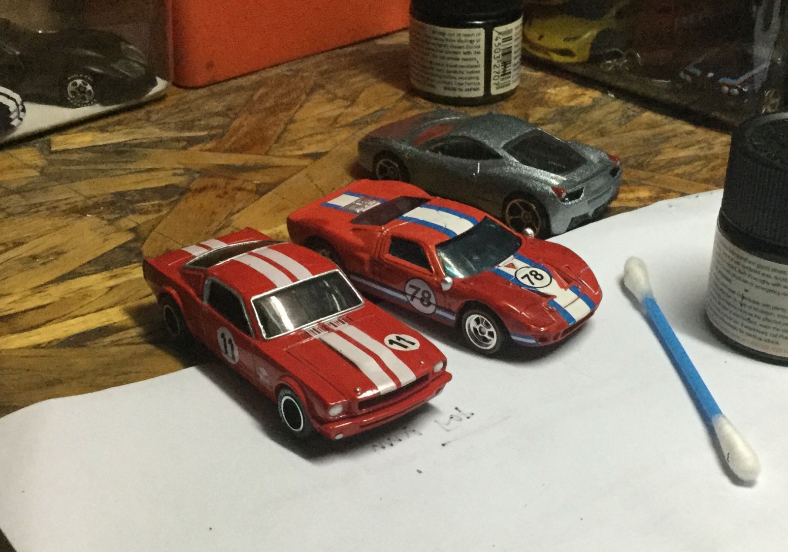 Illustration for article titled Wheelswapped GT-40s... And some other things