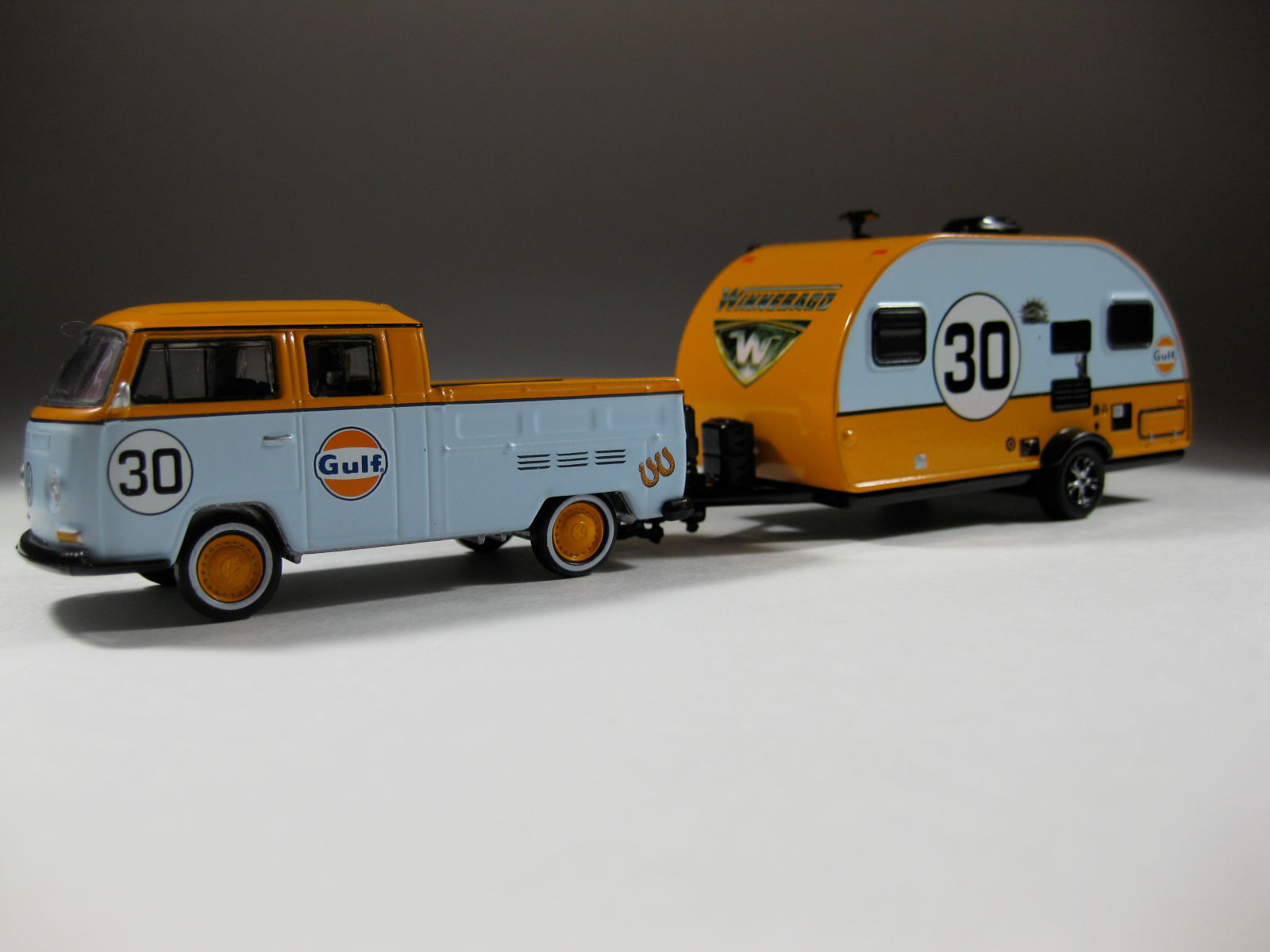 Illustration for article titled VW TYPE 2 CREW CAB + GULF LIVERY = JOY!!