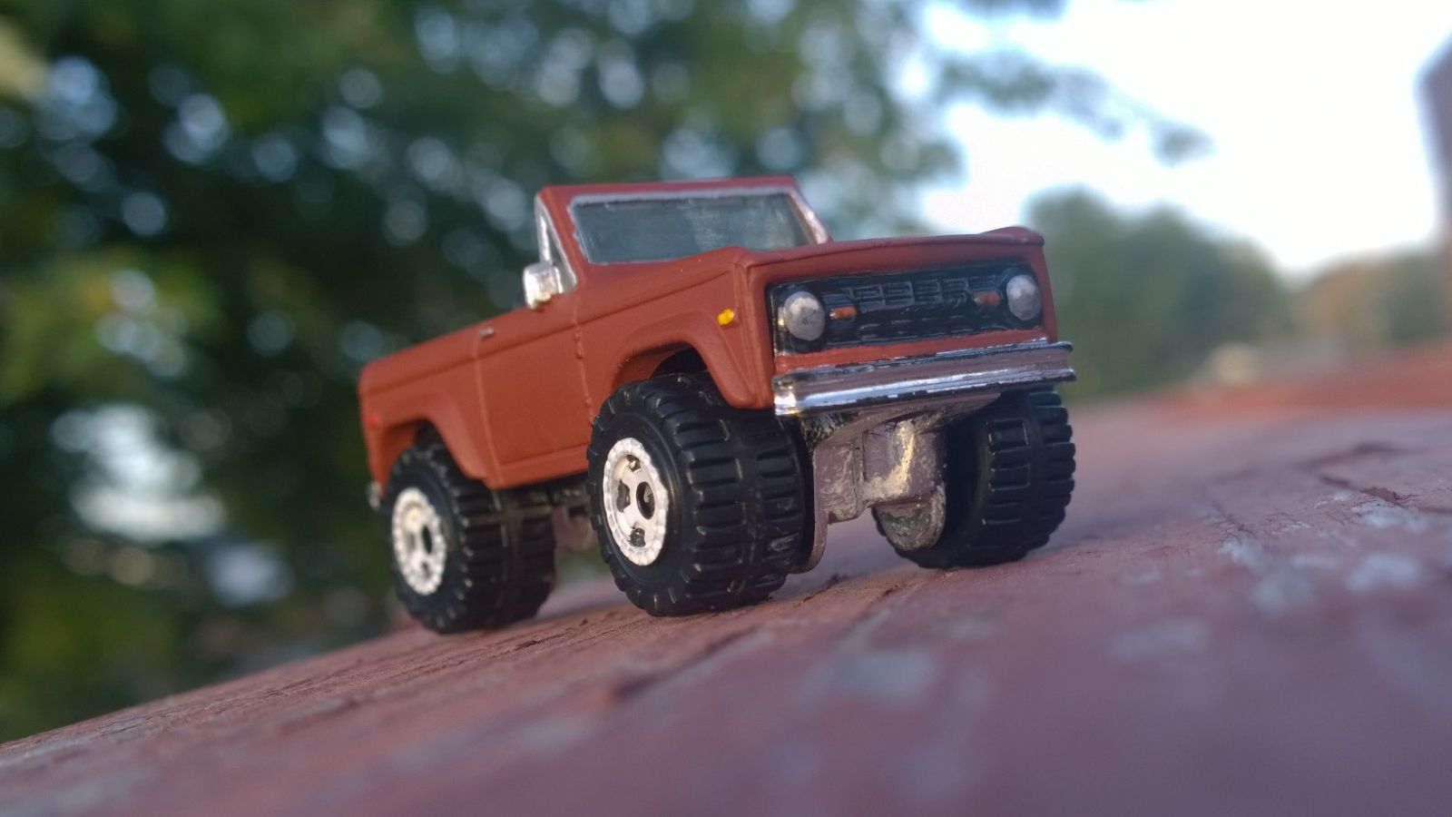 Illustration for article titled CUSTOM! 1973 Bronco clone!