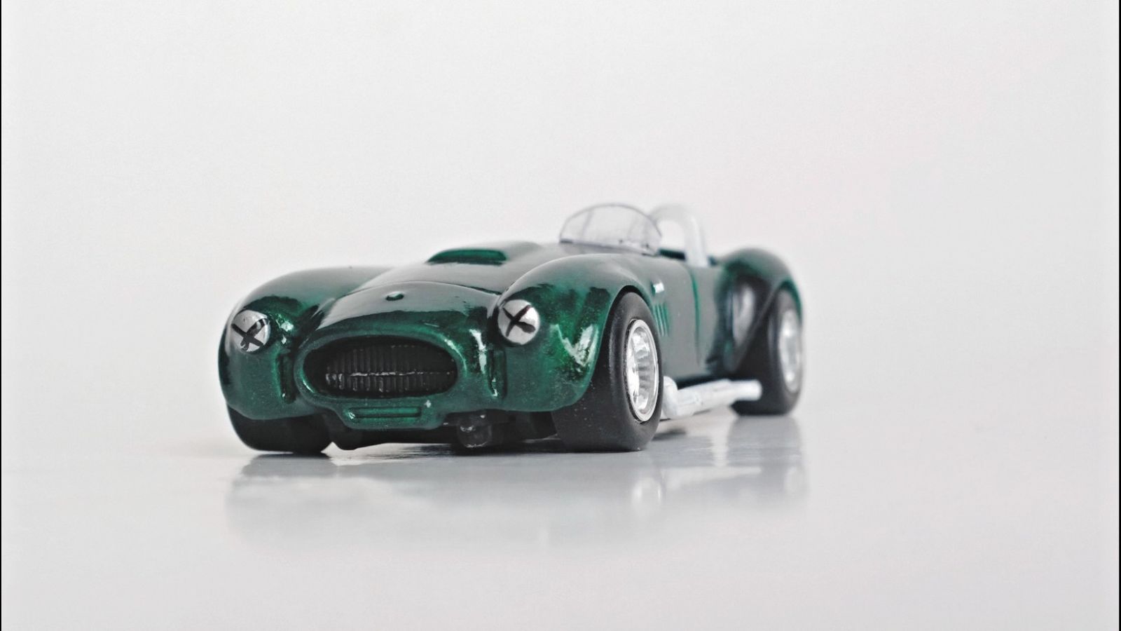 Illustration for article titled CUSTOM AC Cobra completed!!!