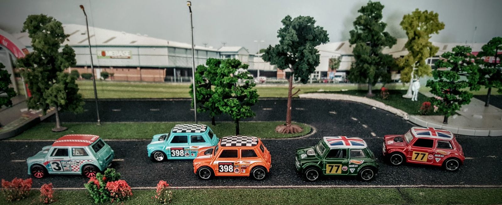 Illustration for article titled How Many Minis Can You Fiat on a Diorama