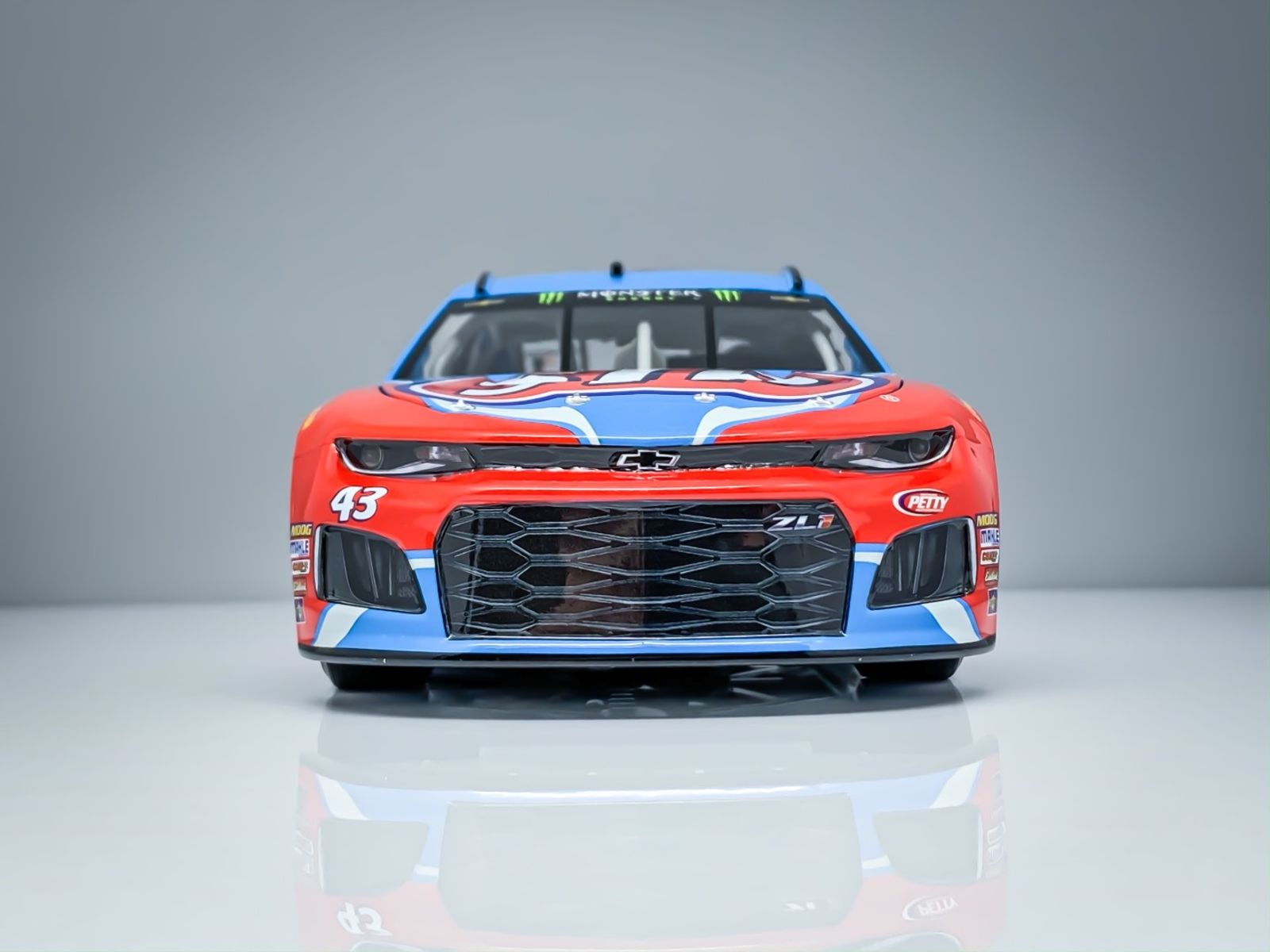 Illustration for article titled BUBBA WALLACE` 2018 CAMARO
