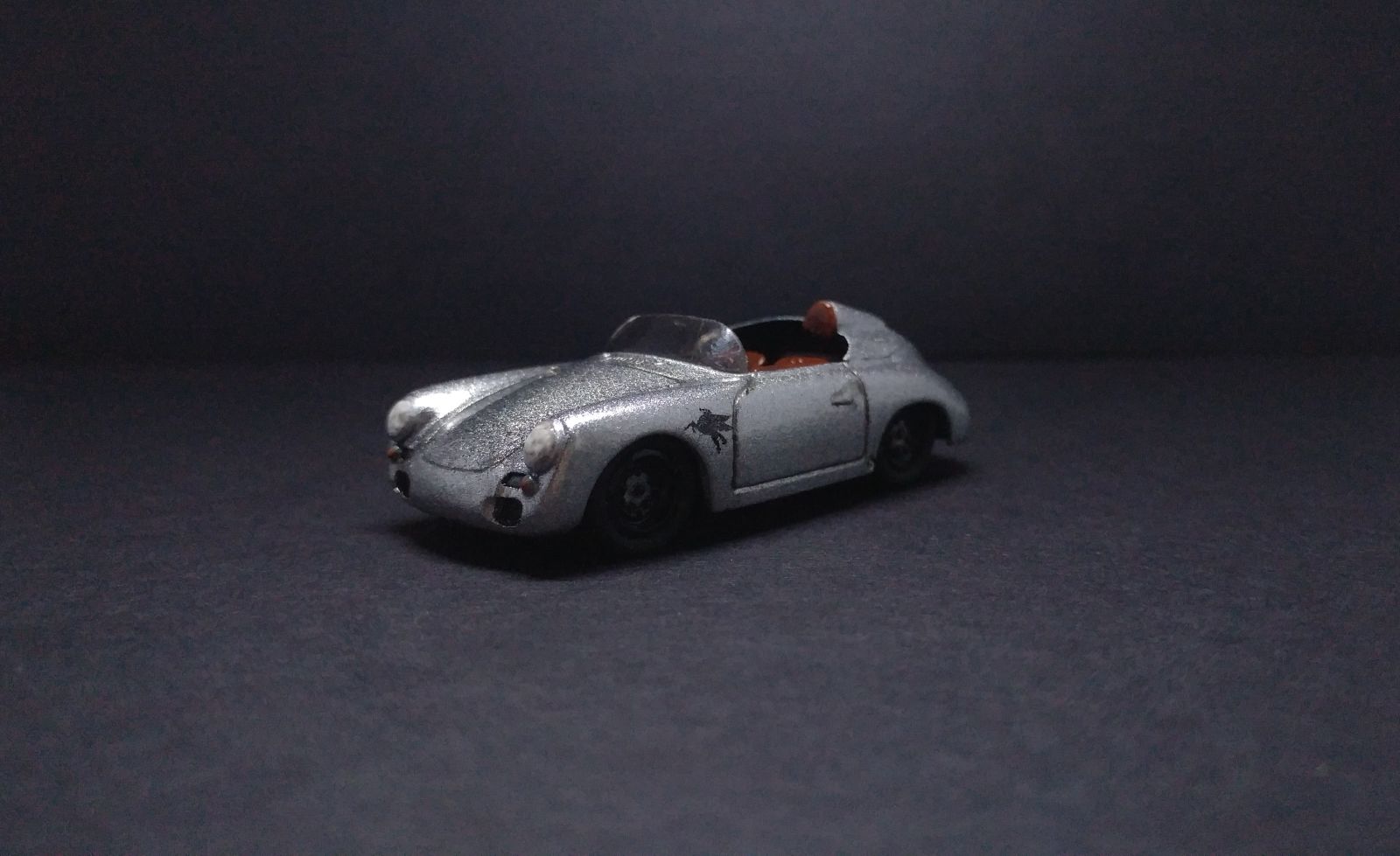 Illustration for article titled Teutonic Friday? Impatient Small Silver Speedster