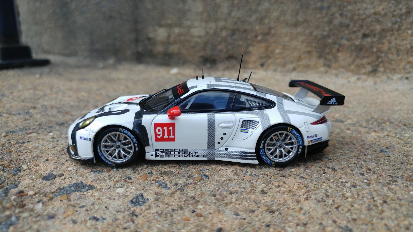 Illustration for article titled Le Mans Tuesday: 2014 Porsche 911 RSR (991)