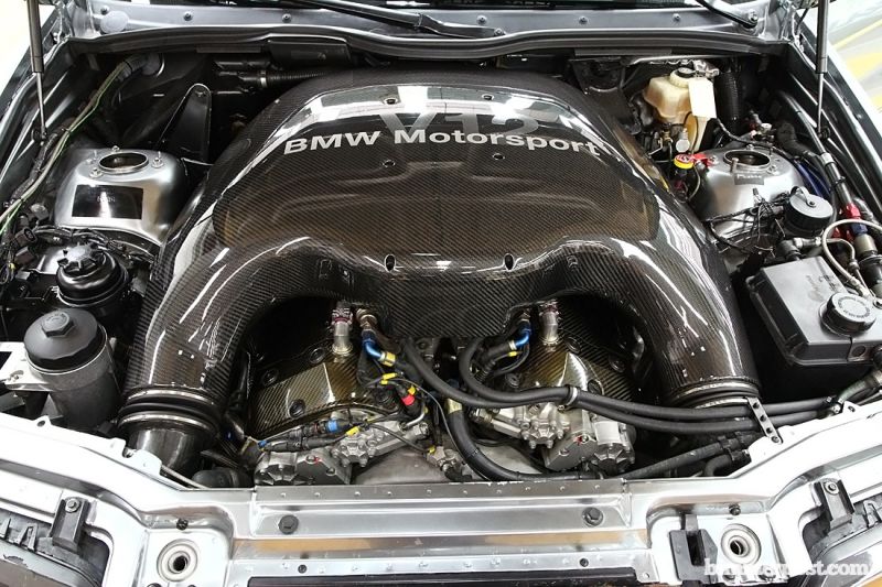 The engine bay of the X5 LM (image credit)