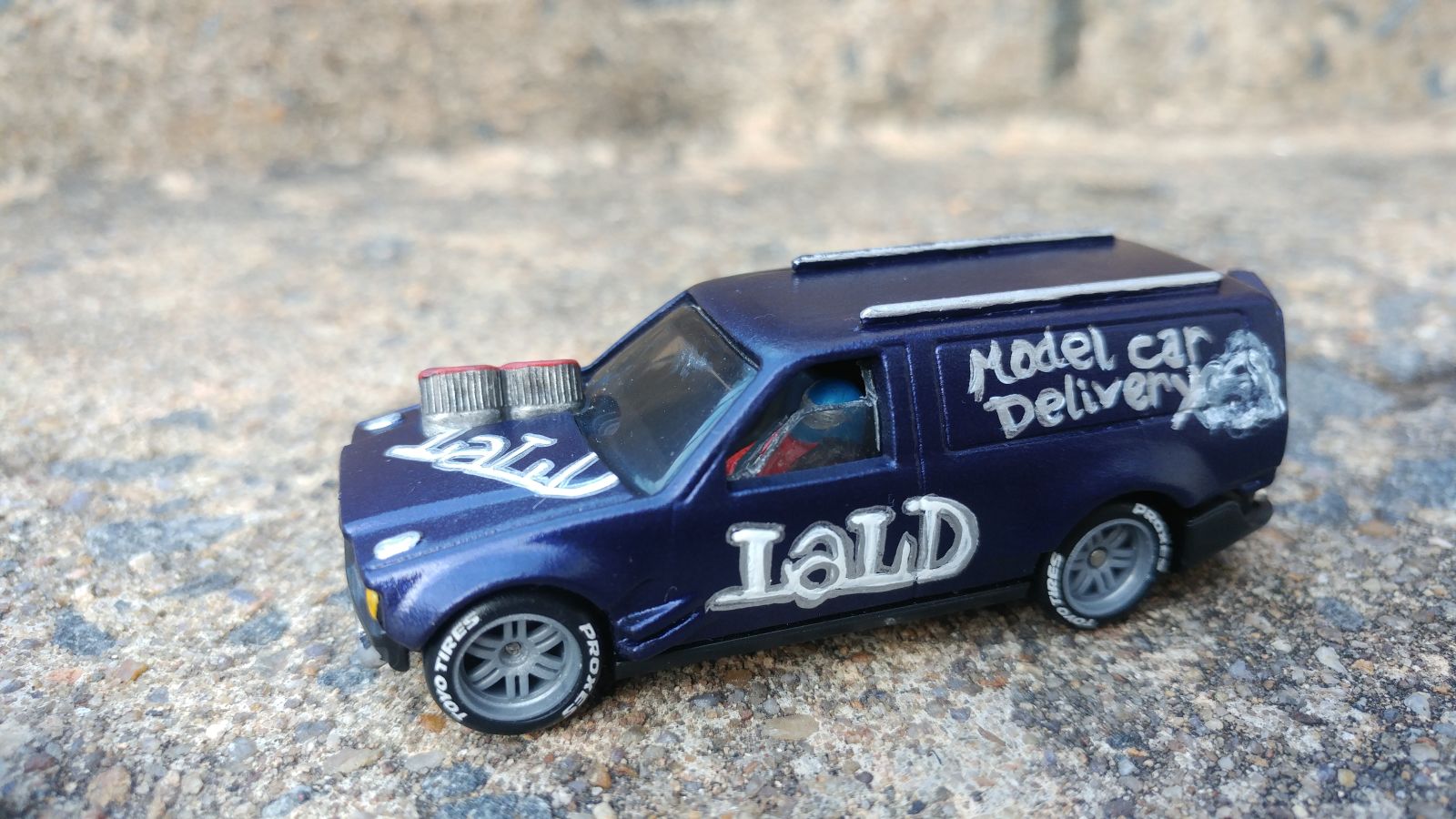 Illustration for article titled August Fantasy Custom Build-Off: LaLD Diecast Delivery