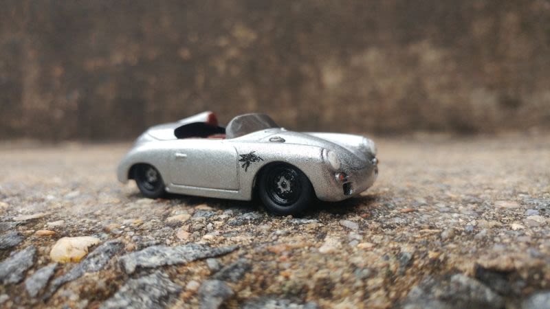Illustration for article titled Car Week 2018, Wednesday (Silver): Small Silver Speedster