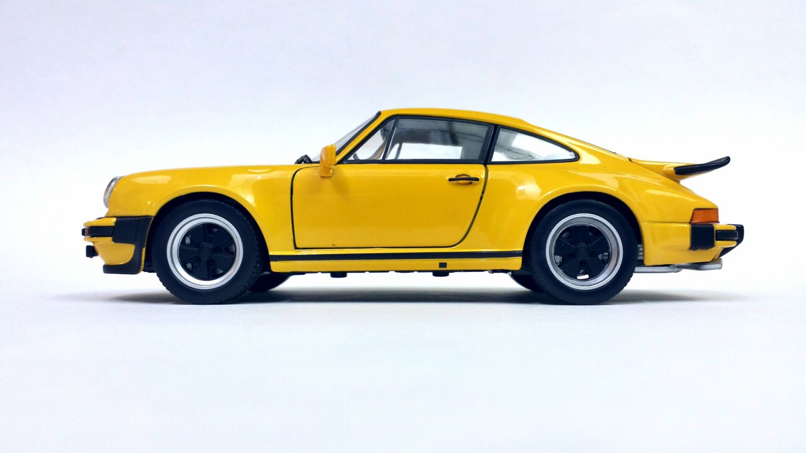 Illustration for article titled Teutonic Turbo 911 Tuesday