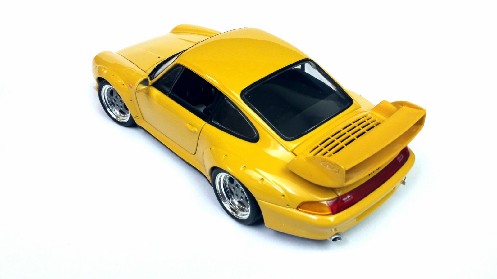 Illustration for article titled LaLD Car Week: Porsche 993 GT2
