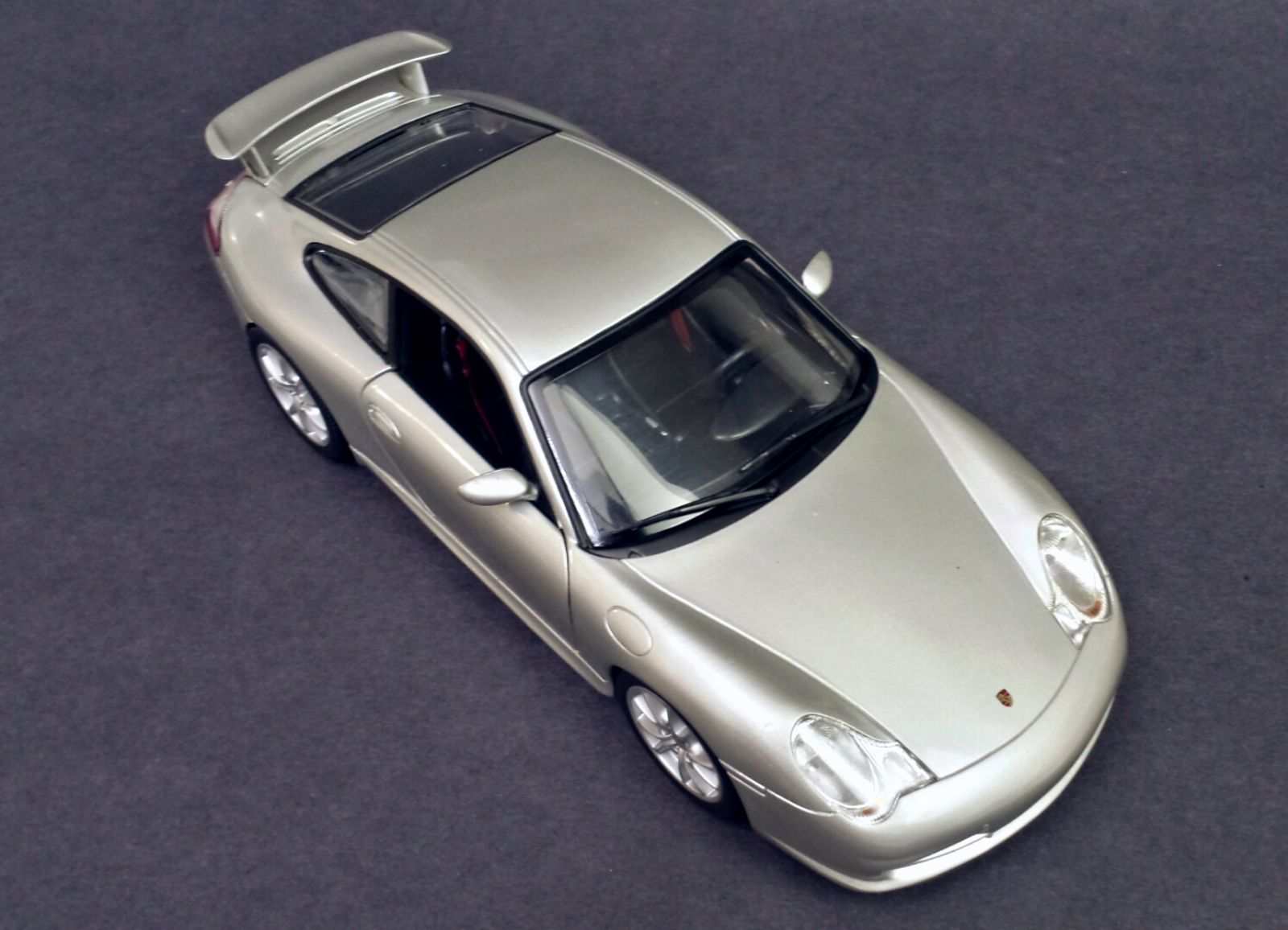 Illustration for article titled Teutonic Tuesday: Porsche 996 GT3