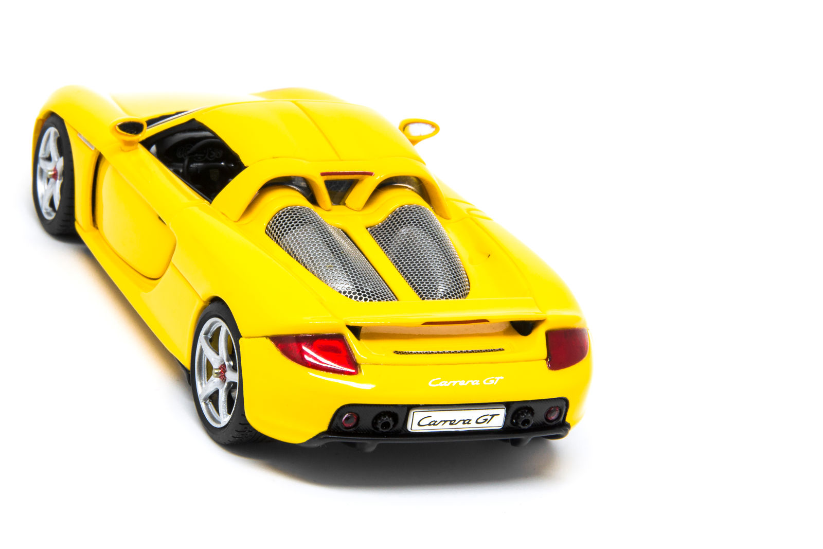 Pardon the paint choice. The PMY version is the most affordable 1:43 AUTOart Carrera GT of the lot.
