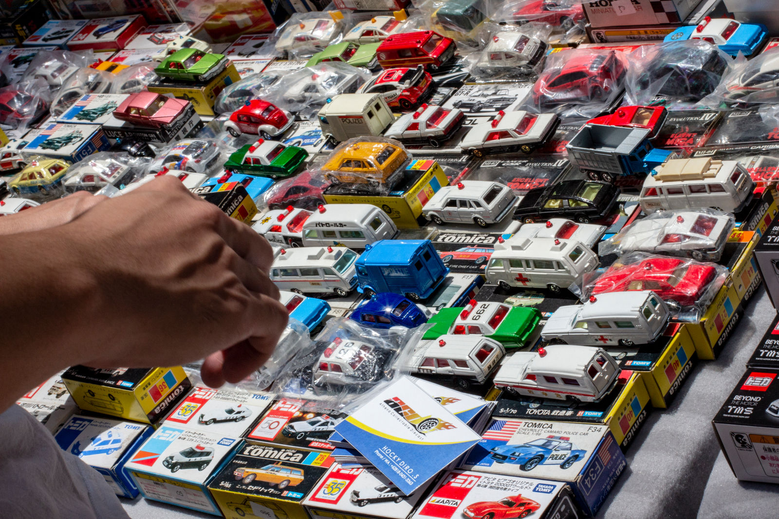 A private collector selling his vintage Tomica collection. He told me he has been in this hobby for even years. Mighty impressive. Fancy anything, Fintail?