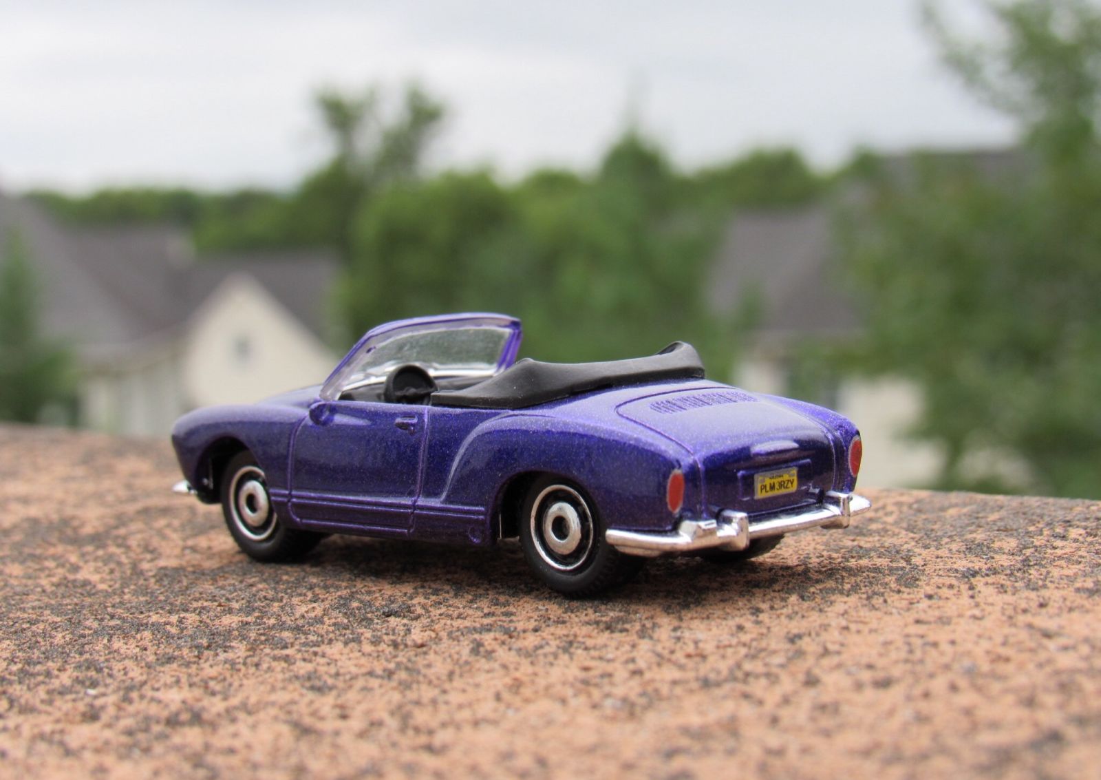 Illustration for article titled Teutonic Tuesday: Matchbox VW Karmann Ghia Convertible