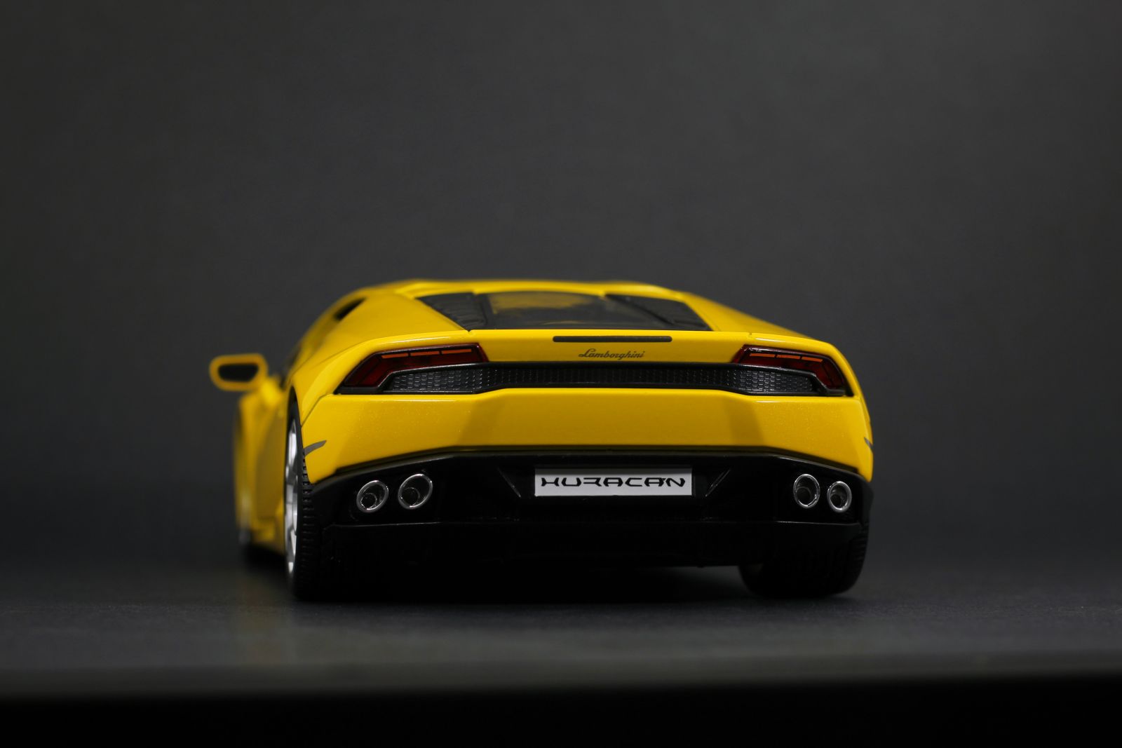 Illustration for article titled Lamborghini Huracan by Bburago in 1:18