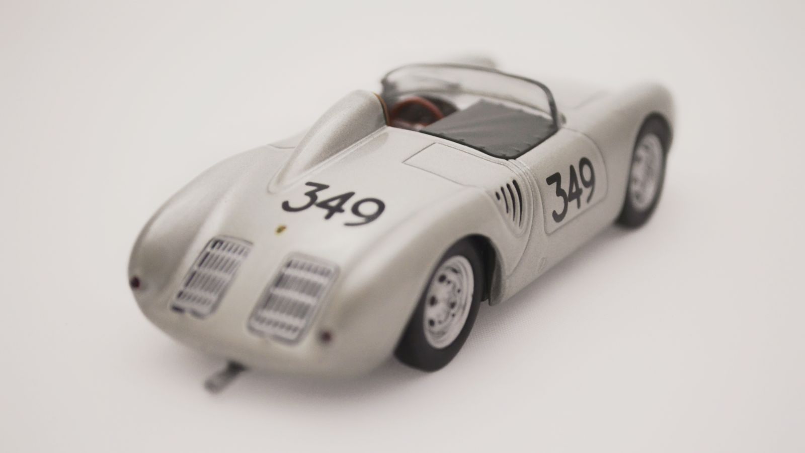 Illustration for article titled Teutonic Tuesday with Porsche 550 RS