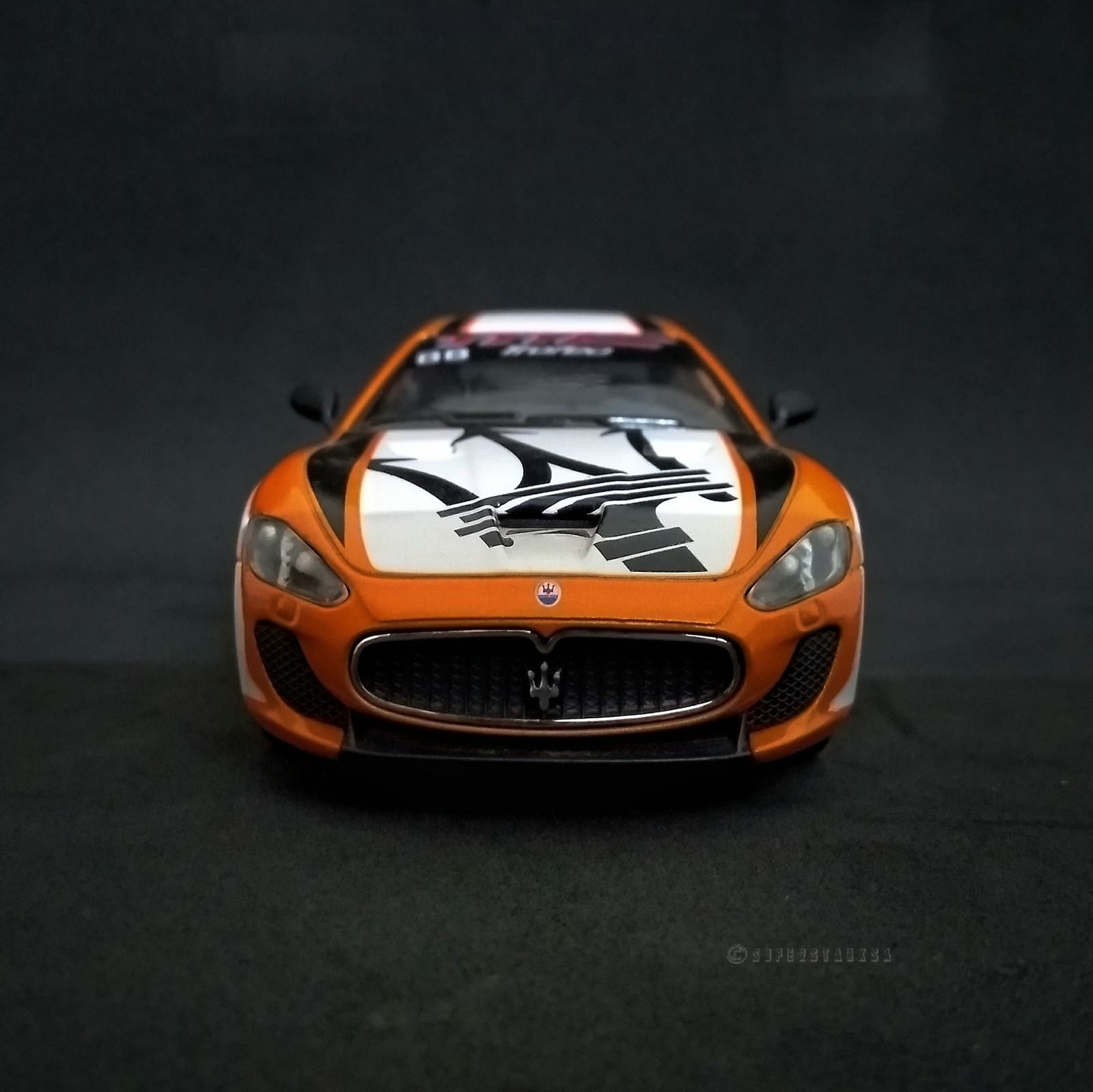 Illustration for article titled Hour Rule: Kinsmart Maserati Gran Turismo MC Stradaleem/em