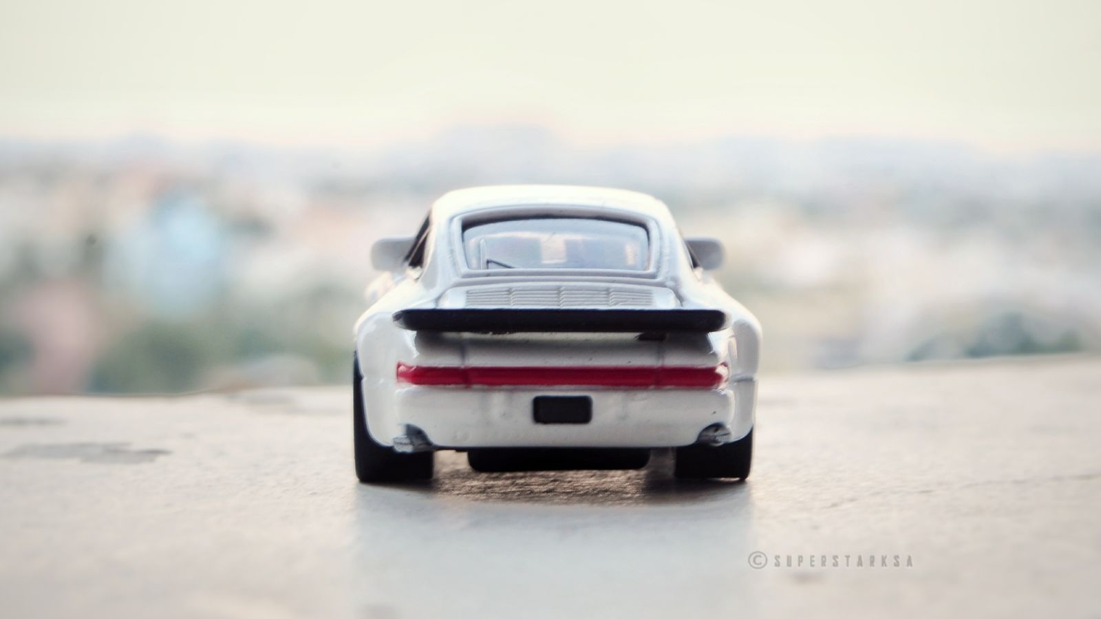 Illustration for article titled Rennsport Reunion: 1:72 UCC Coffee Special RUF 930 Turbo em/em